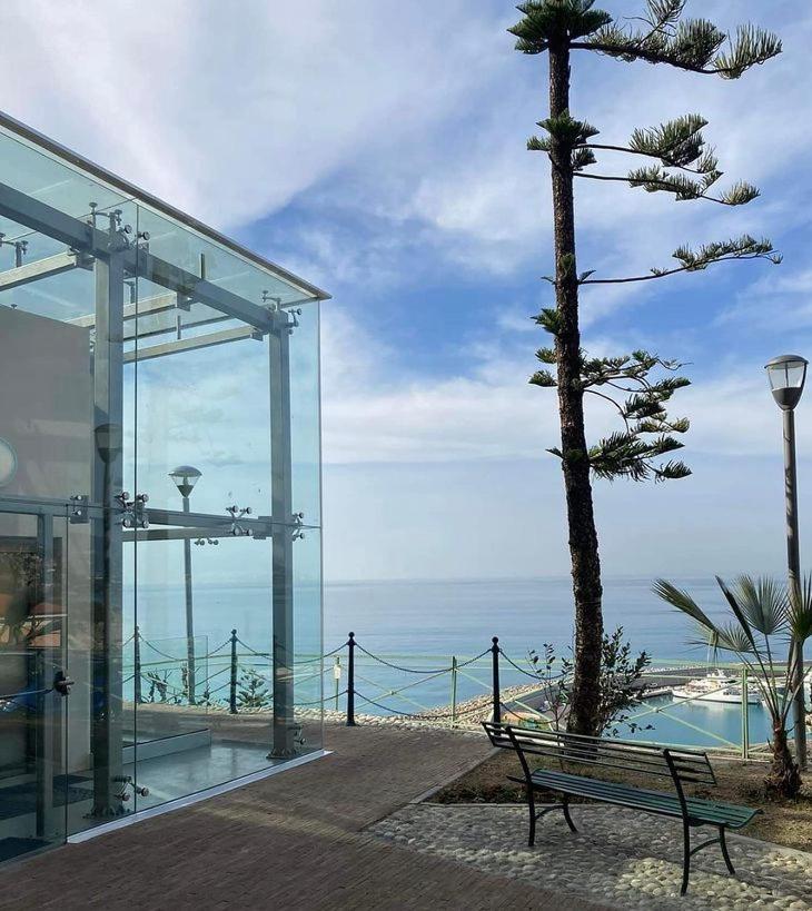 Sea And Monaco Charme View On The Beach Ventimiglia Exterior foto